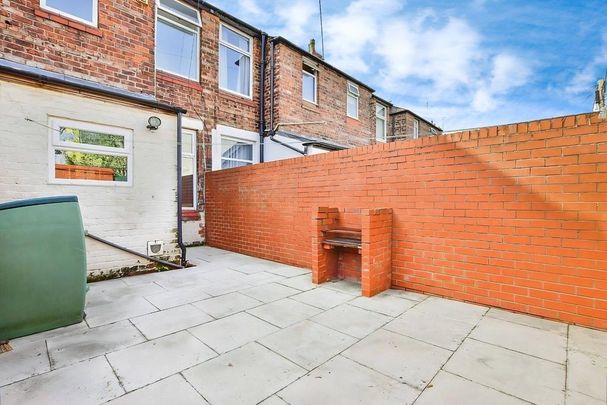 2 bedroom terraced house to rent - Photo 1