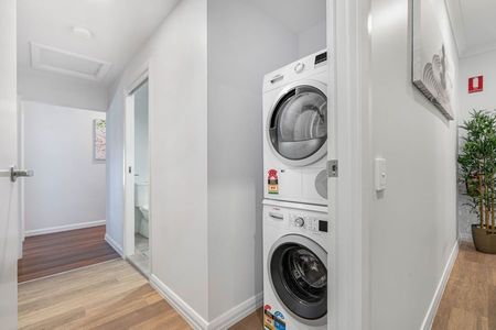 2/75 Regent Street, Woolloongabba QLD 4102 - Studio For Rent | Domain - Photo 5