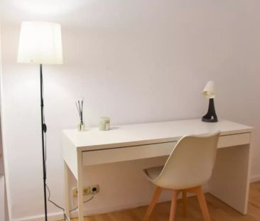 Room in a shared 10-bedroom apartment for rent in la Dreta de l'Eixample - Photo 6