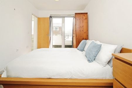 4 Bed Terraced House, New England Street, BN1 - Photo 3