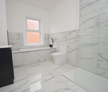 2 Bedroom Terraced House - Photo 2