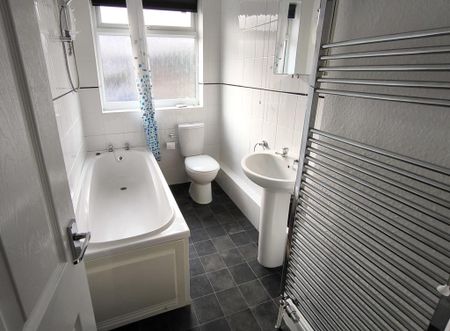 3 bedroom terraced house to rent - Photo 5