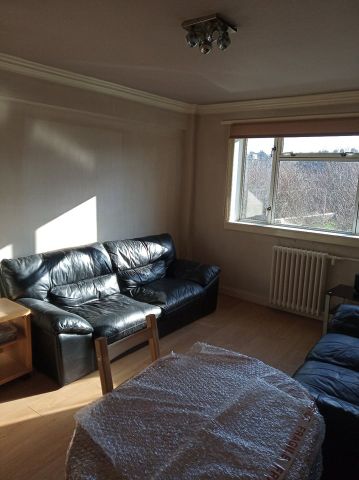 Room in a Shared Flat, Westfield Court, EH11 - Photo 3