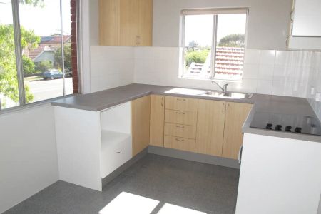 “Spacious Two-Bedroom Apartment” - Photo 5