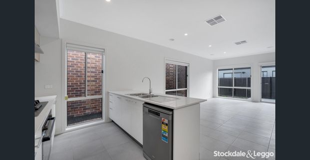 Delightful Family Home! - Photo 1