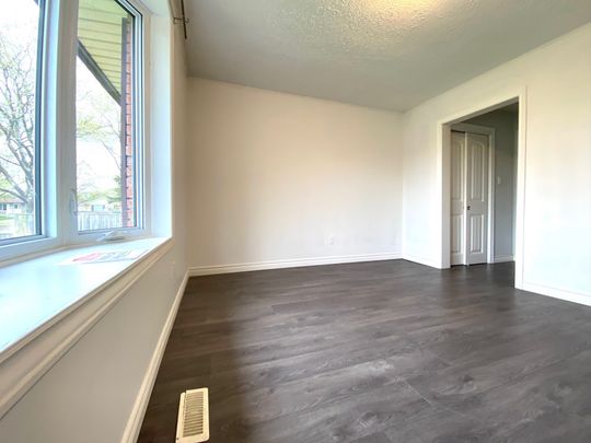 For Lease - 6986 Centennial Street, Niagara Falls, Ontario - Photo 1