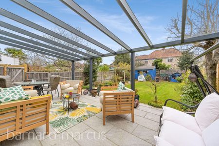 Franks Avenue, New Malden - Photo 2
