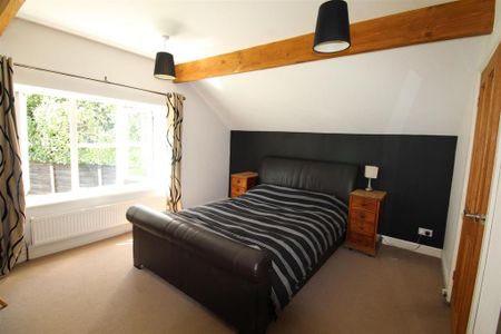3 bedroom semi-detached house to rent - Photo 5
