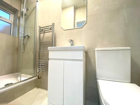 4 Bed Terraced House, Totterdown Street, SW17 - Photo 2