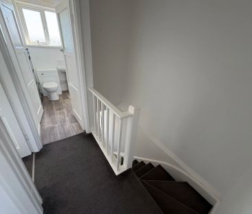**NO DEPOSIT OPTION AVAILABLE** A lovely three bedroom split level ... - Photo 2