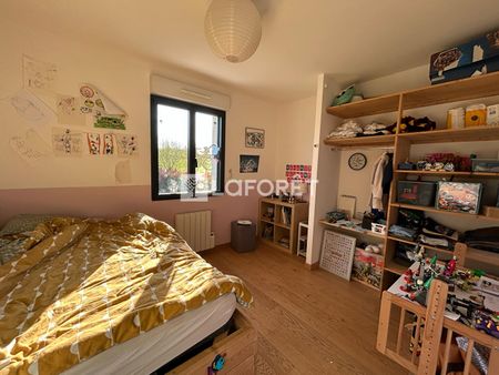 House - Photo 3