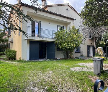 Location Appartement 5 pièces 98m² - Photo 2