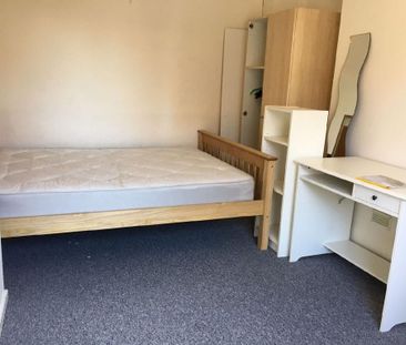 4 bedroom house to rent - Photo 2