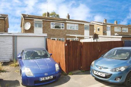 3 bedroom House To Let - Photo 5