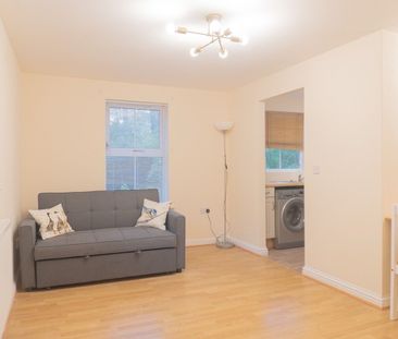 2 Bed Flat, Craven Street, SO14 - Photo 6