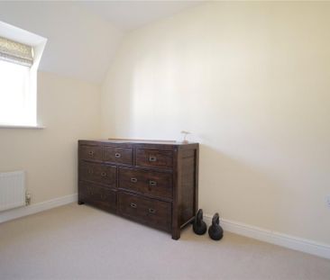 3 bedroom end of terrace house to rent - Photo 4