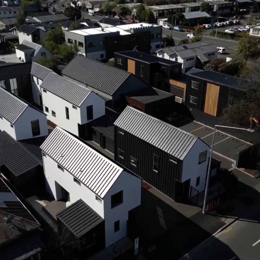 **Modern 3-Bedroom, 3-Bathroom Apartment in Christchurch City Centre – Available Now** - Photo 2