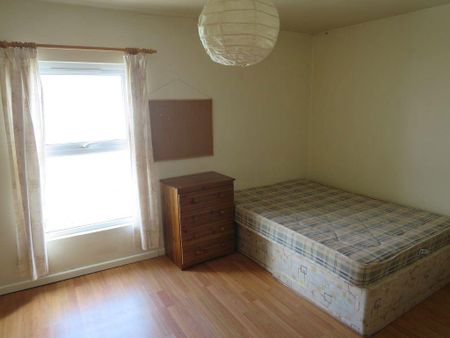 4 bedroom flat to rent - Photo 5