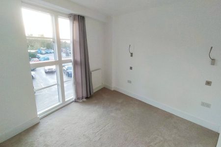 Station Parade - Photo 3