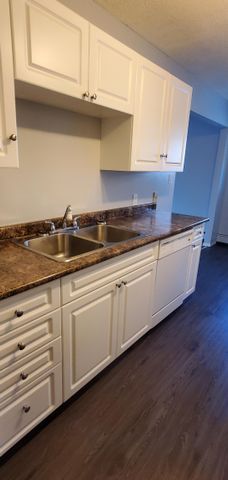 Fantastic Upper Level 2 bedroom suite in Sylvan Lake!! - Photo 3