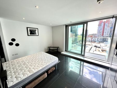 Studio Flat, Pan Peninsula Square, E14 - Photo 2
