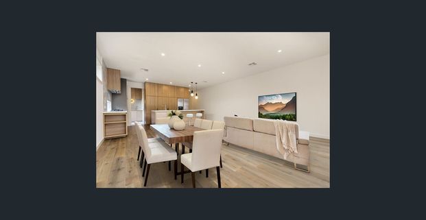 HIGH-CALIBER BAYSIDE LUXURY LIVING! - Photo 1