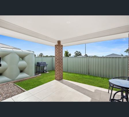 10 Bendigo Circuit, Nowra, NSW 2541 - Photo 1