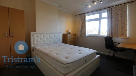 4 bed Detached House for Rent - Photo 2