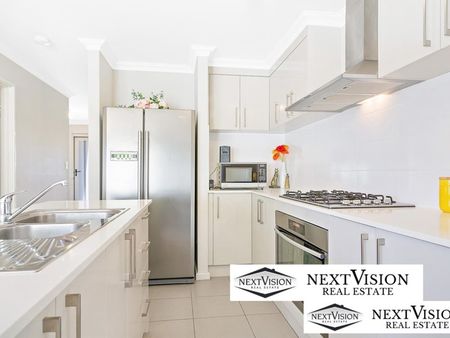 1/20 West Churchill Ave, Lake Coogee - Photo 2