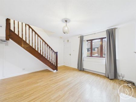 2 bedroom semi-detached house to rent - Photo 4