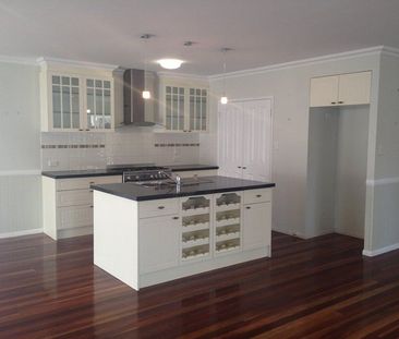 Spacious haven with a view! - Photo 6