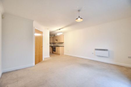 2 bedroom flat to rent - Photo 2