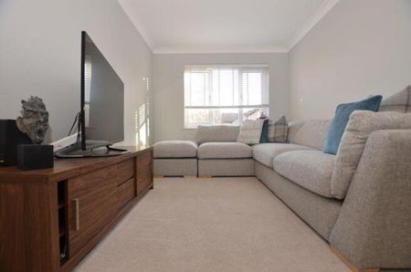 3 bedroom semi-detached house to rent - Photo 3