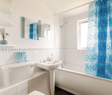 Woodfield Close, EN1, Middlesex - Photo 5