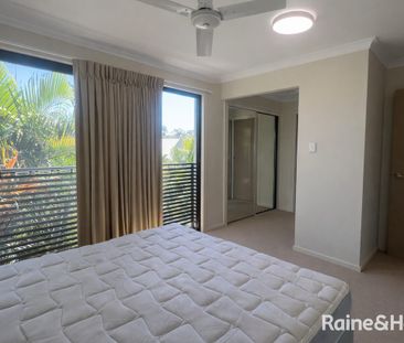 Fully furnished & move-in ready with Swimming Pool in Telina! - Photo 5