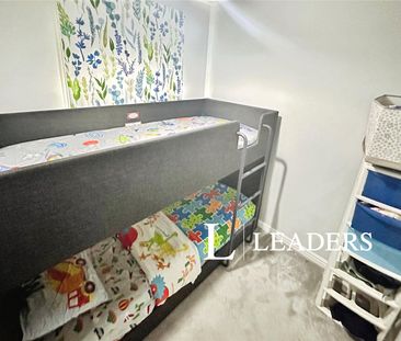 3 bedroom house to rent Ovaldene Way, ST4 - Photo 4