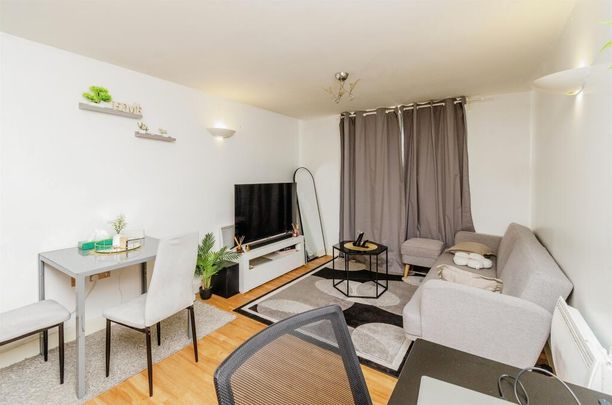 1 bedroom flat to rent - Photo 1