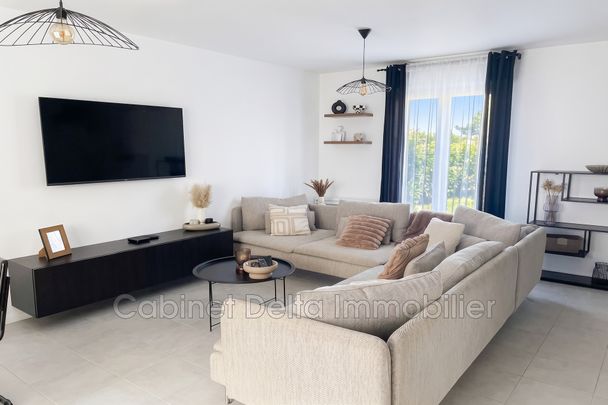 Location Maison 4 pièces 80m² SIX FOURS LES PLAGES 83140 - Photo 1