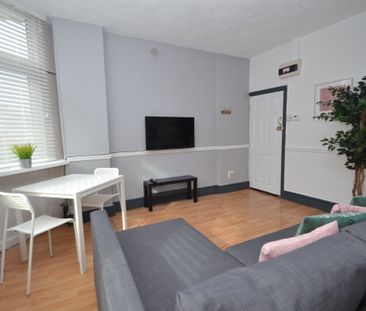 1 bed flat to rent in Tewkesbury Street, Cathays, CF24 - Photo 2