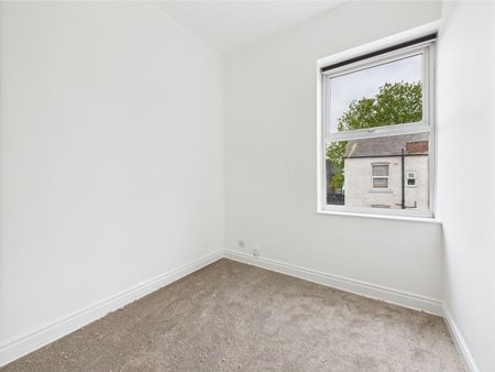 2 Bedroom - Photo 5