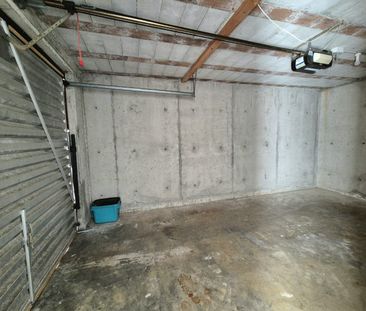 Live the Sunny Kilbirnie Life – Rooms with a View! - Photo 1