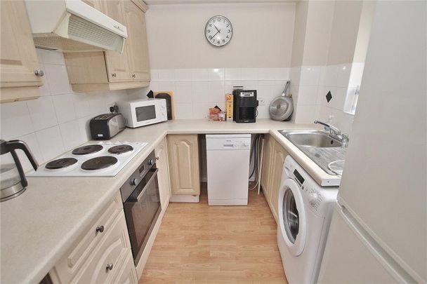 Alexandra Gardens, Woking - 1 bedroomProperty for lettings - Seymours - Photo 1