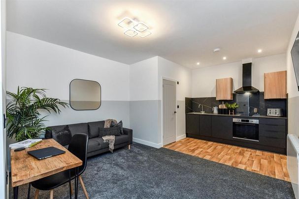 Studio to rent - Photo 1