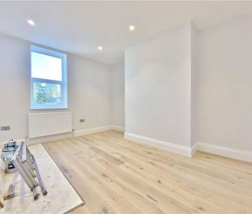 2 bedroom maisonette to rent - Photo 3