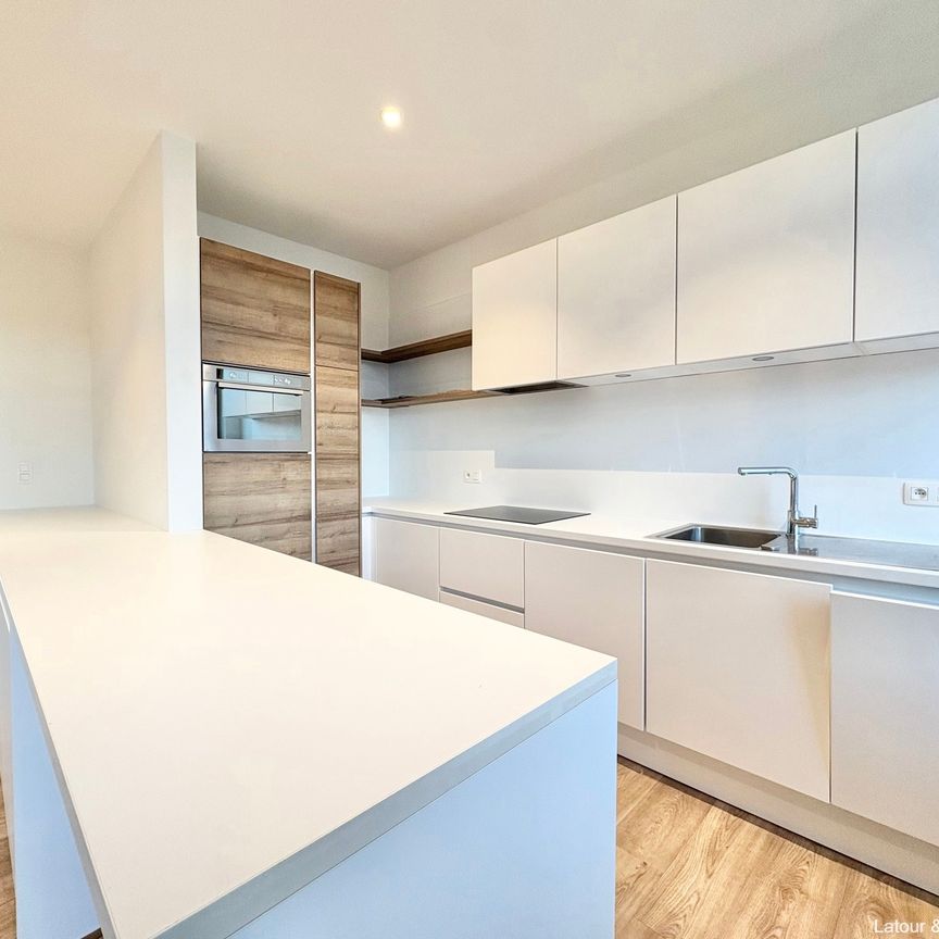 Avenue Baron Albert d'Huart, 1950, Kraainem - Photo 1