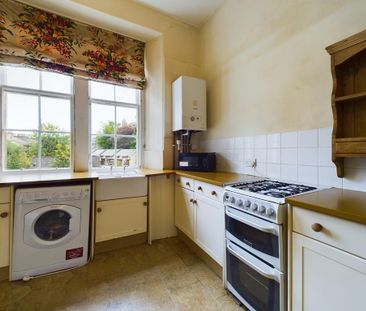 4 bedroom flat to rent - Photo 6