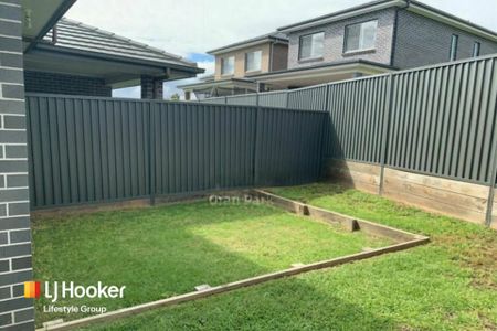 4A Milton Circuit, Oran Park - Photo 5