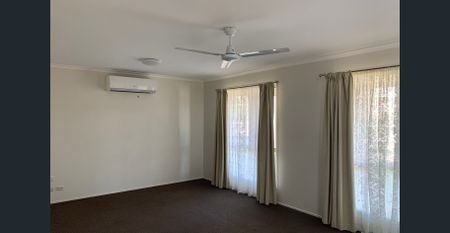 LOWSET FAMILY FRIENDLY HOME IN CLINTON - Photo 2