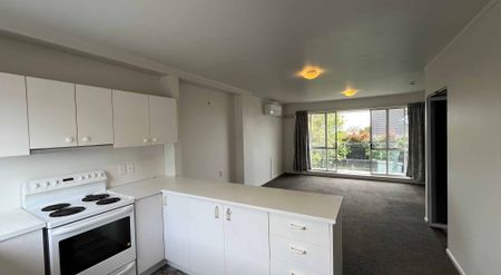 Two-Bedroom Apartment in Birkenhead - Photo 5