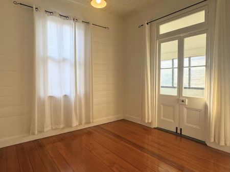 Classic Character Home - Photo 2